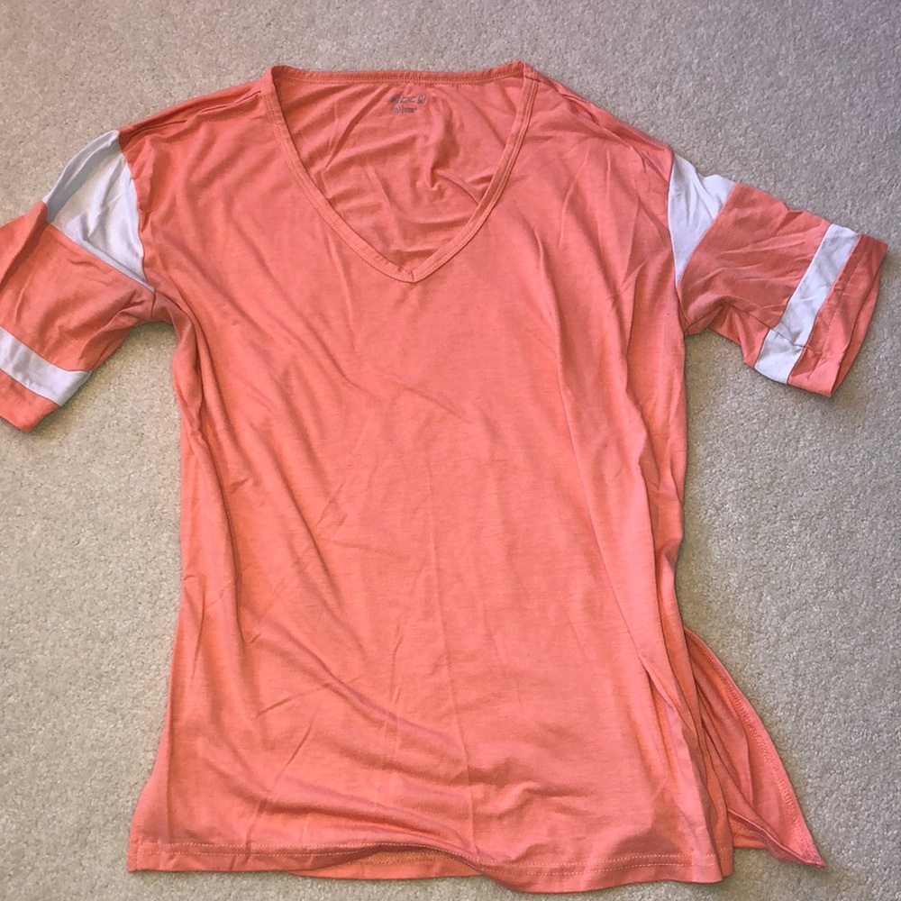 ❤️Bcg workout top with striped sleeves